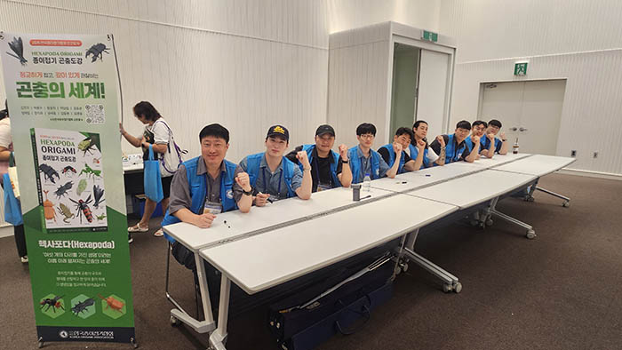 6.작가싸인회.jpg